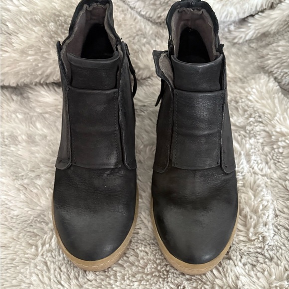 Miz Mooz wedge black ankle boots🎉 - Picture 3 of 16